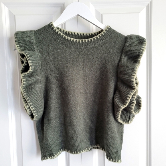 Zara Sweaters - Zara Cropped Ruffle Sleeveless Vest Sweater
